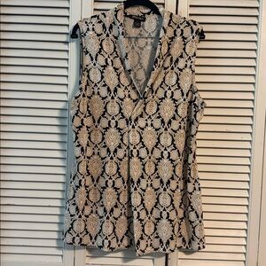 Chic Black and Cream Sleeveless shirt